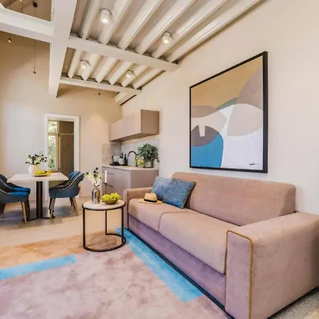 Stunning In With House Sea View زادار